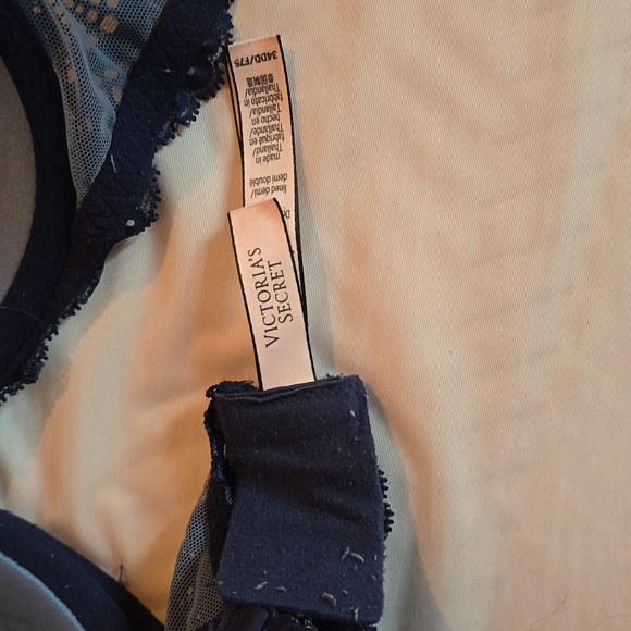 Bundle of 3 Victoria's Secret Dream Angels Lined Demi bras - Picture 4 of 4